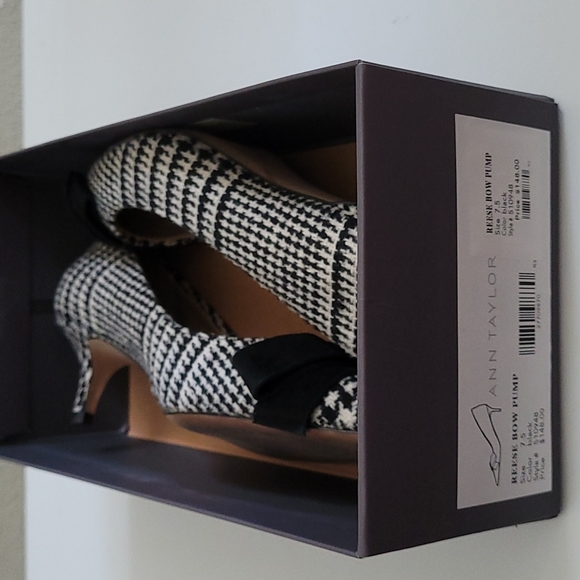 Shoes - Picture 4 of 4